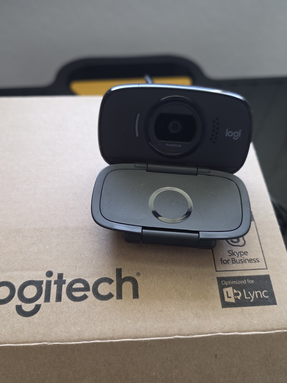 Logitech Black Foldable USB Webcam with Clip